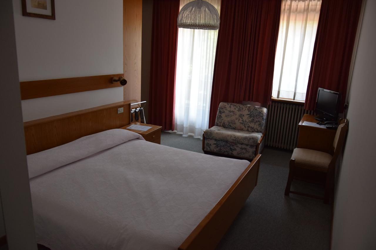 Hotel Alpenrose 阿莱盖 外观 照片